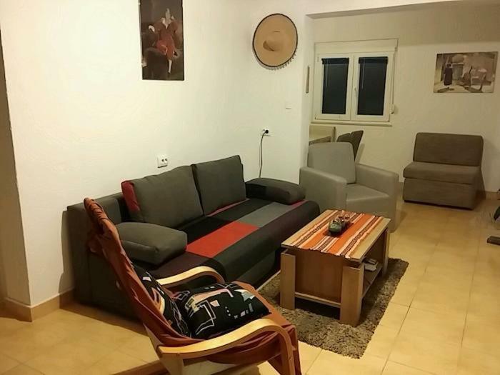 Gogi Apartman Donji Okrug  Zewnętrze zdjęcie